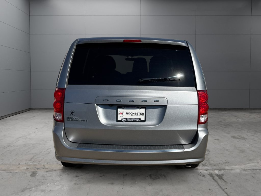 Used 2018 Dodge Grand Caravan SE FWD image 4