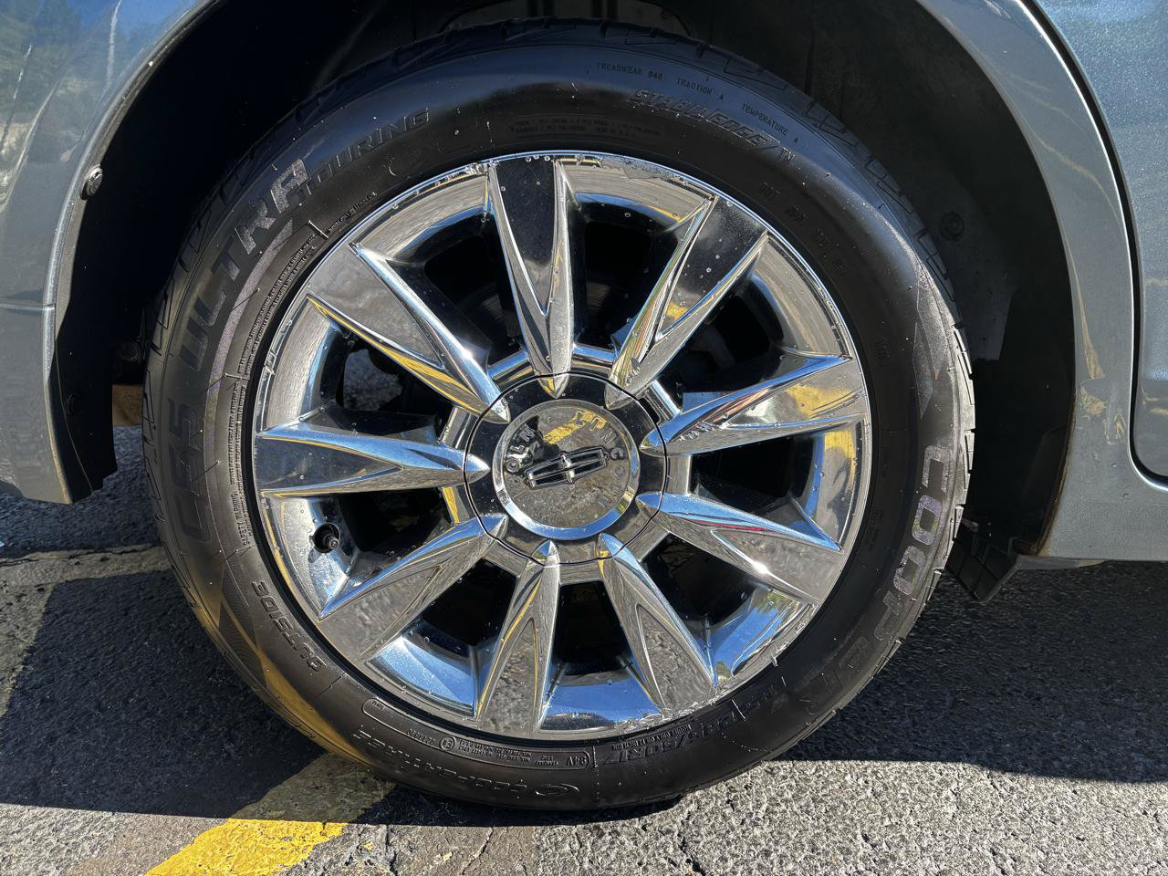 Used 2012 Lincoln MKZ FWD image 9