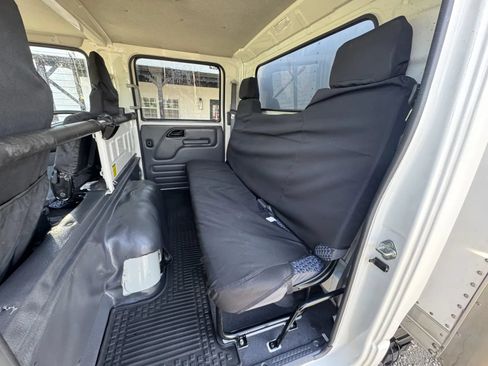 Used 2024 Isuzu NPR 4500 HD RWD image 18
