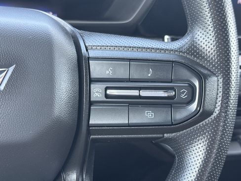 Used 2023 Chevrolet Colorado W/T RWD image 17