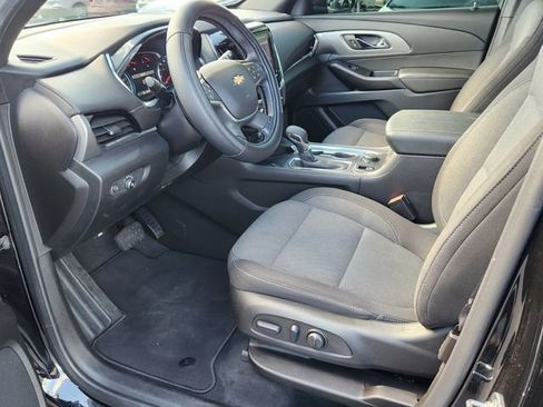 Used 2023 Chevrolet Traverse LT image 10