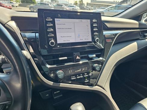 Used 2022 Toyota Camry SE FWD image 23