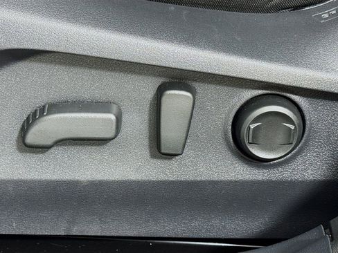 Used 2023 Subaru Outback Premium image 19