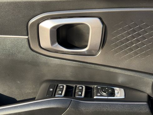 Used 2021 Kia Sorento LX AWD/4WD image 23