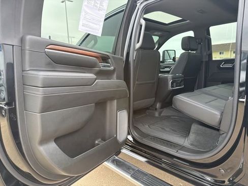 Used 2024 GMC Sierra 2500 Denali w/ Denali Reserve Package image 39