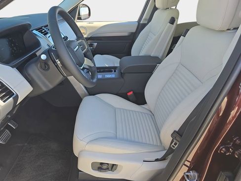 New 2026 Land Rover Discovery Limited Edition AWD/4WD image 17