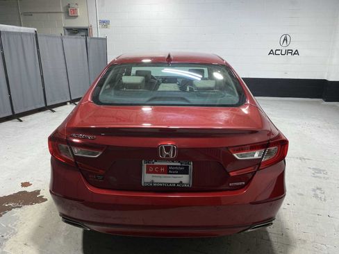 Used 2018 Honda Accord Touring image 5