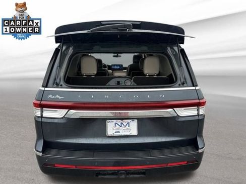 Used 2024 Lincoln Navigator Premiere image 11