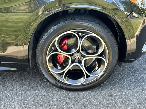 Used 2024 Alfa Romeo Stelvio Veloce image 13