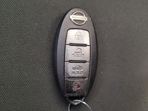 Used 2021 Nissan Versa SV image 32