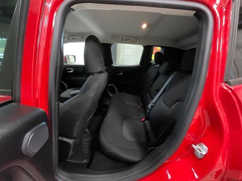 Used 2015 Jeep Renegade Latitude w/ Popular Equipment Group FWD image 20