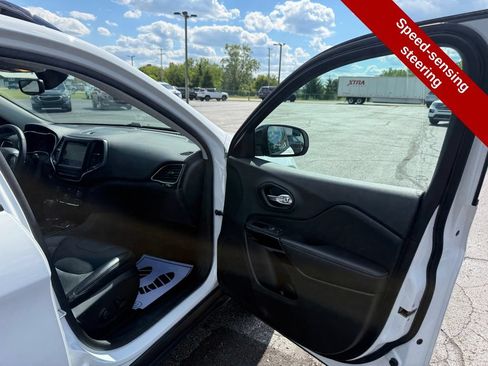 Used 2022 Jeep Cherokee Latitude Lux w/ Sun & Sound Group AWD/4WD image 43