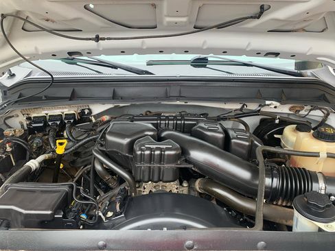 Used 2016 Ford F250 XL w/ Power Equipment Group AWD/4WD image 9
