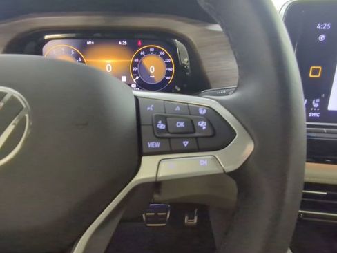 Used 2024 Volkswagen Atlas SEL Premium R-Line AWD/4WD image 27