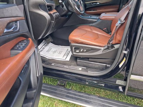 Used 2015 Cadillac Escalade ESV Premium AWD/4WD image 10
