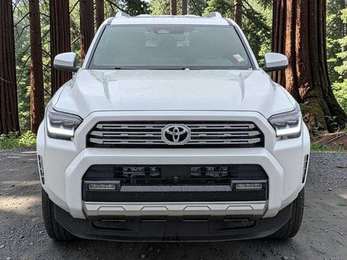 Used 2025 Toyota 4Runner Limited AWD/4WD image 9