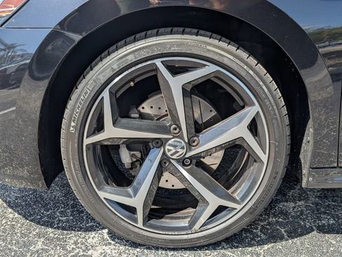 Used 2020 Volkswagen Passat 2.0T R-Line image 6