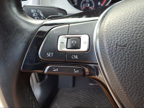 Used 2016 Volkswagen Golf Limited Edition image 19