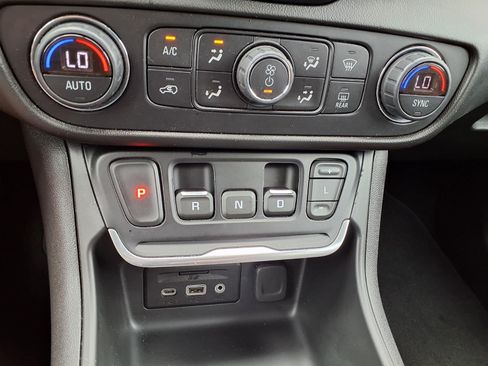 Used 2019 GMC Terrain SLT w/ Preferred Package FWD image 7