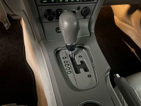 Used 2004 Ford Thunderbird Pacific Coast RWD image 14