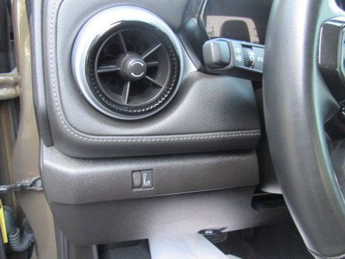 Certified 2024 Chevrolet Colorado LT w/ LT Convenience Package image 5