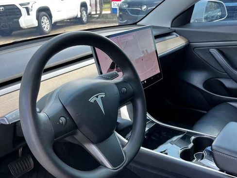 Used 2020 Tesla Model 3 Standard Range Plus RWD image 12