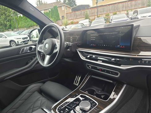 Used 2024 BMW X5 xDrive40i w/ M Sport Package AWD/4WD image 10