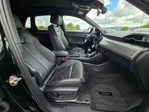 Used 2025 Audi Q3 2.0T Premium w/ Black Optic Sport Package AWD/4WD image 11