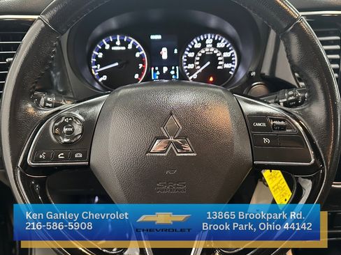 Used 2017 Mitsubishi Outlander ES image 11