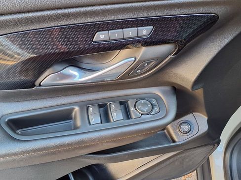 Used 2022 GMC Terrain AT4 image 18