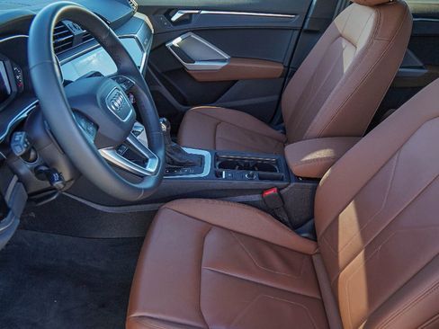 Certified 2025 Audi Q3 2.0T Premium w/ Convenience Package image 8