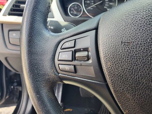 Used 2018 BMW 320i Sedan image 23