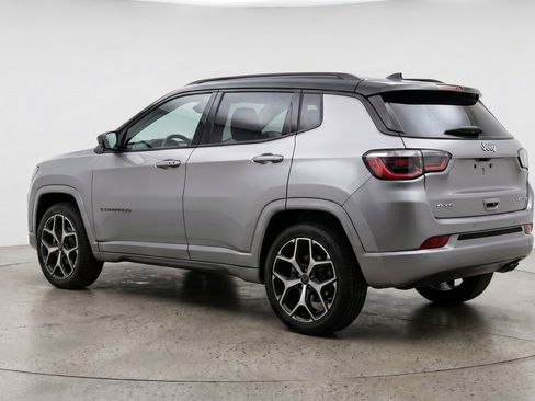 Used 2025 Jeep Compass Limited AWD/4WD image 6