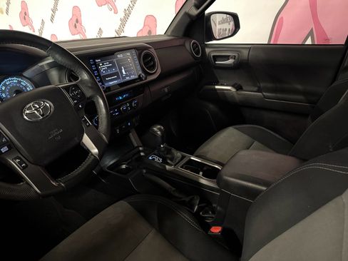 Used 2021 Toyota Tacoma TRD Off-Road image 19