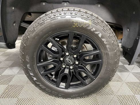 Used 2020 Chevrolet Silverado 1500 LT Trail Boss AWD/4WD image 15