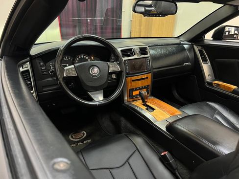 Used 2008 Cadillac XLR RWD image 24