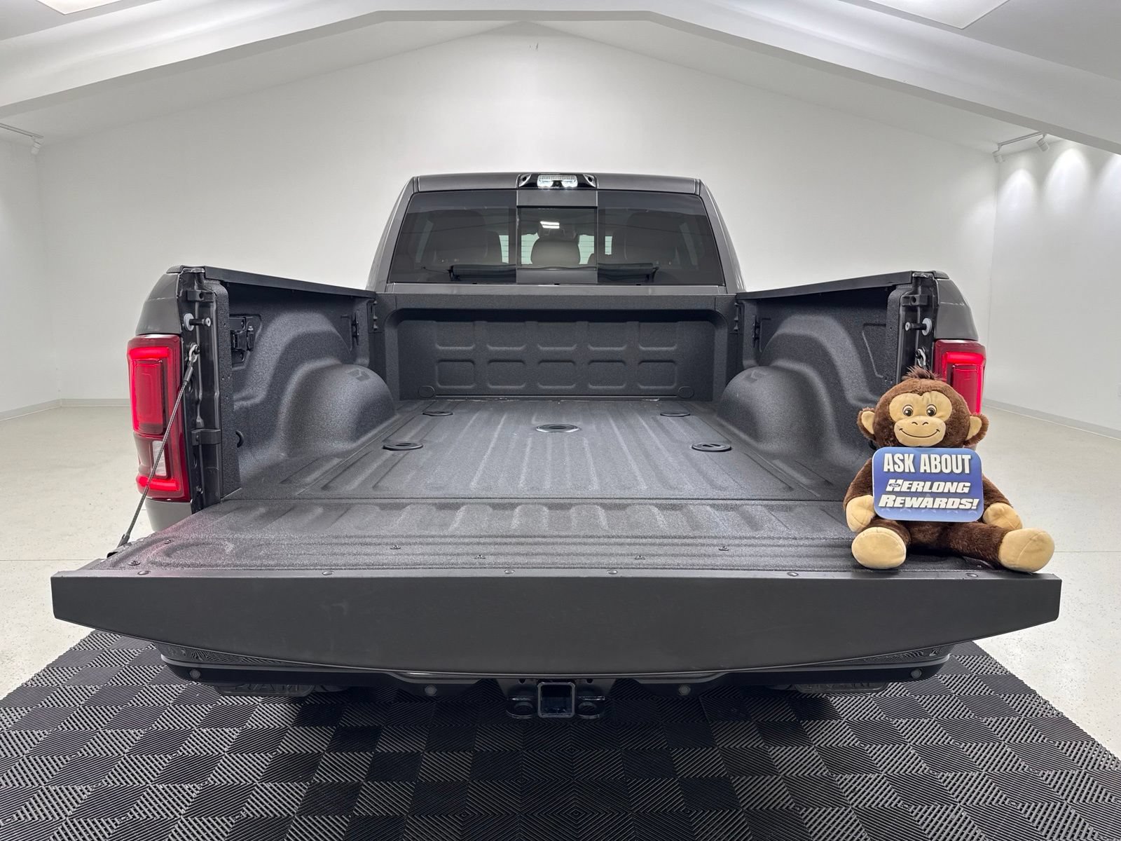 Used 2026 RAM 3500 Laramie w/ Towing Technology Group AWD/4WD image 8