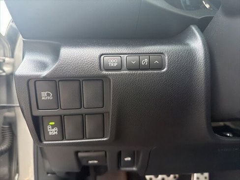 Used 2018 Lexus IS 350 AWD image 8