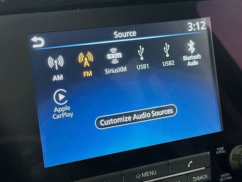 Used 2024 Nissan Frontier SL w/ Technology Package image 27