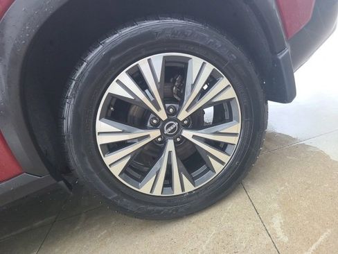 Used 2023 Nissan Rogue SV image 11