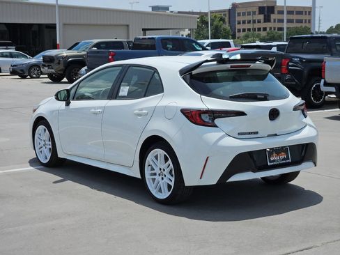 Certified 2026 Toyota Corolla SE FWD image 4