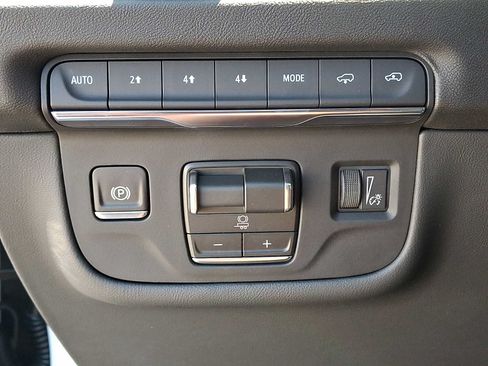Used 2026 Cadillac Escalade ESV Luxury w/ Touring Package AWD/4WD image 26