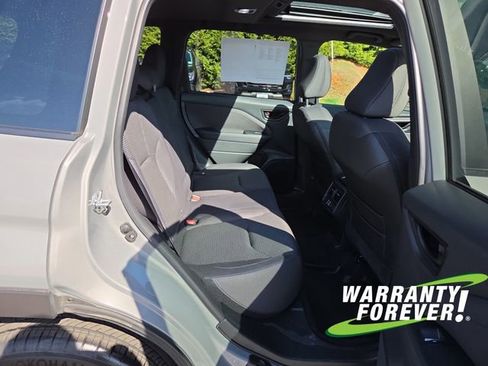 Used 2025 Subaru Forester Premium AWD/4WD image 17