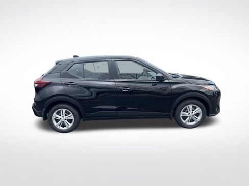 New 2025 Nissan Kicks Play S image 6