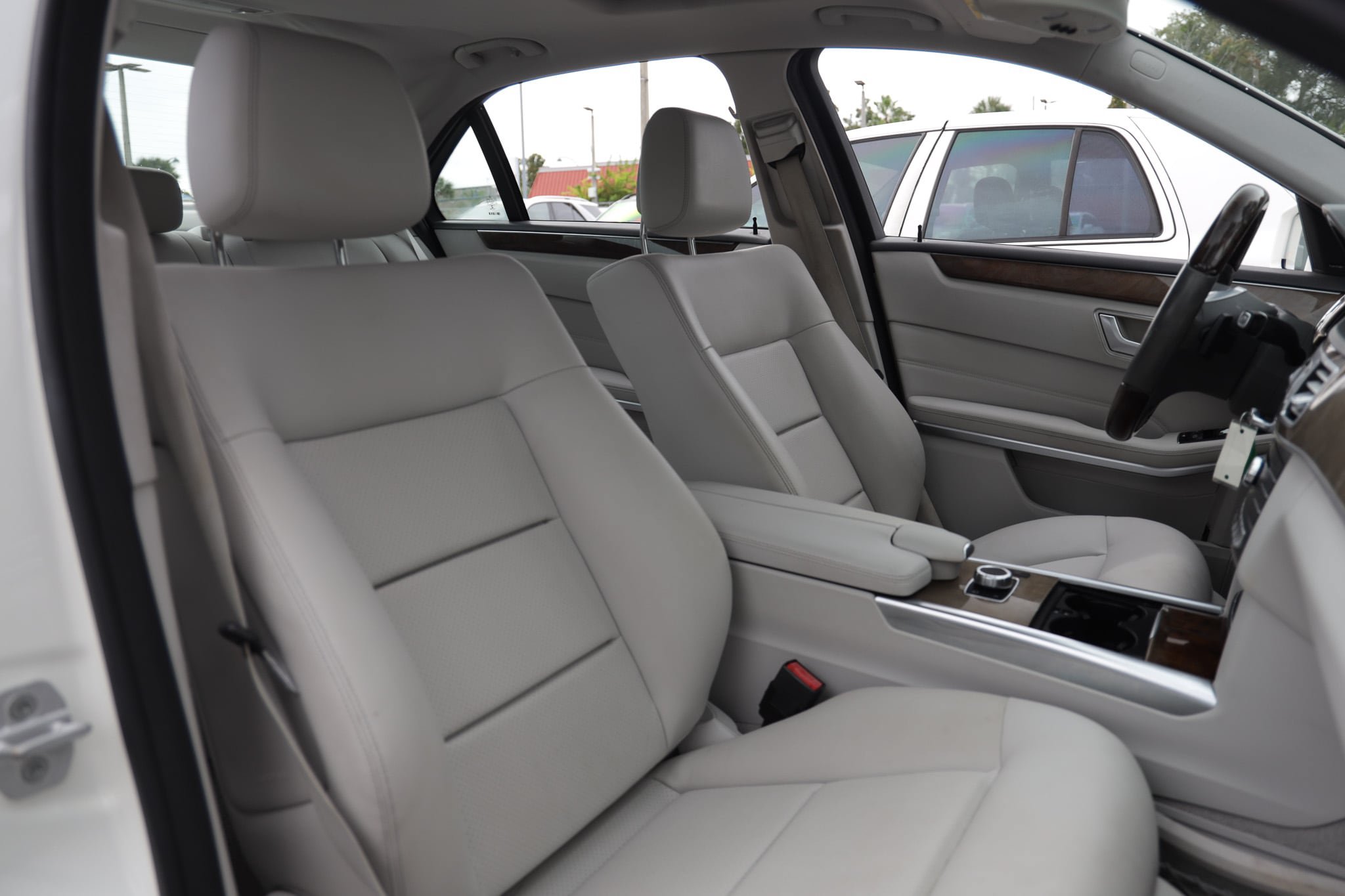 Used 2016 Mercedes-Benz E 350 Sedan w/ Premium Package image 20