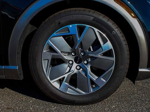 Used 2025 Genesis GV60 Advanced image 7