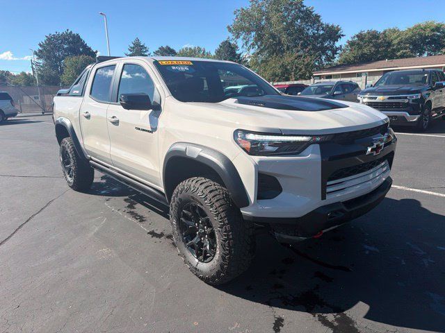 Certified 2026 Chevrolet Colorado ZR2 w/ Midnight Edition AWD/4WD image 4