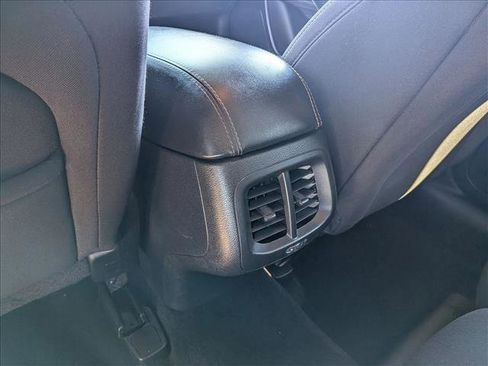 Used 2016 Jeep Cherokee Sport image 16