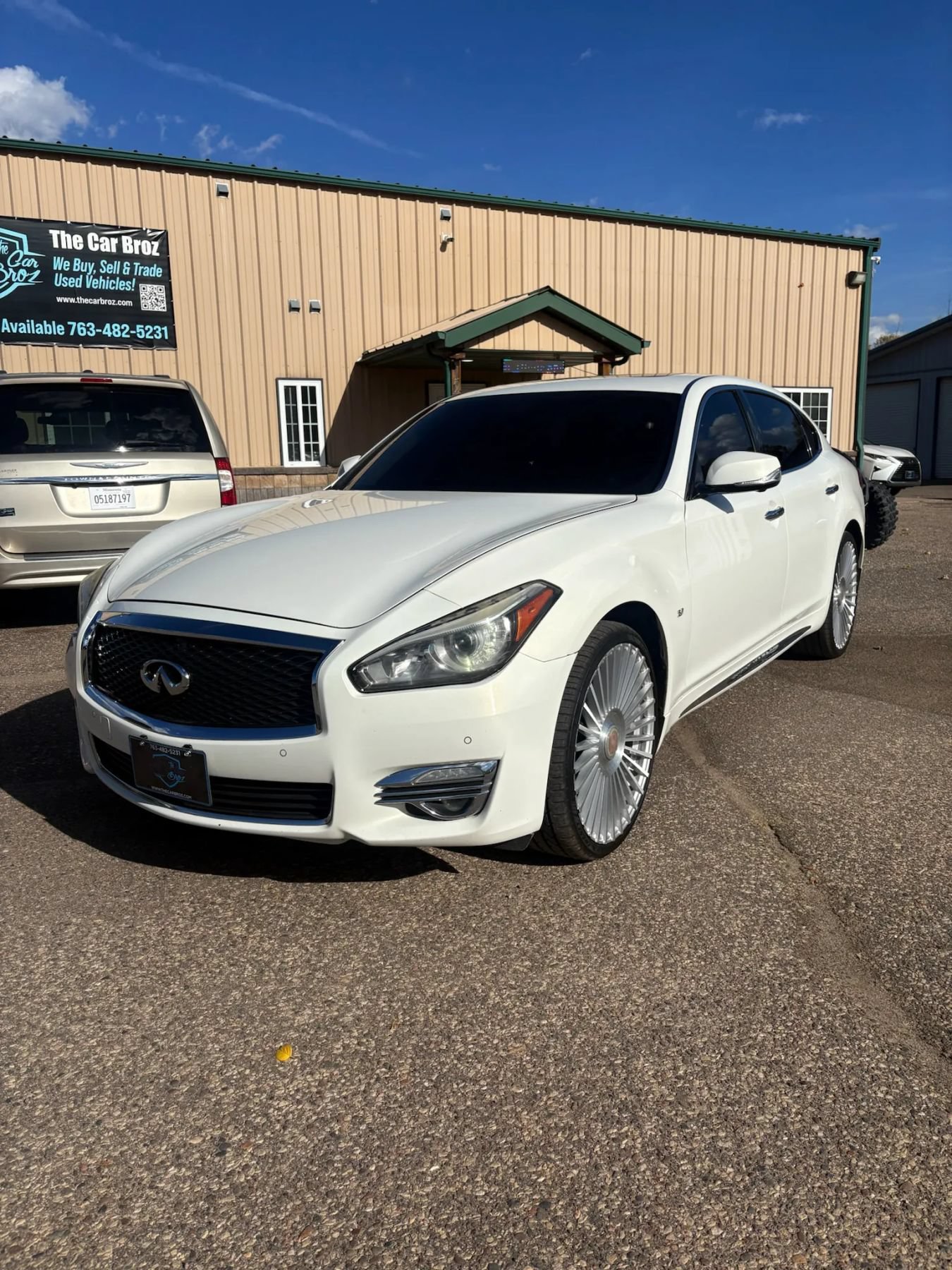 Used 2015 INFINITI Q70 L 3.7 AWD/4WD image 1