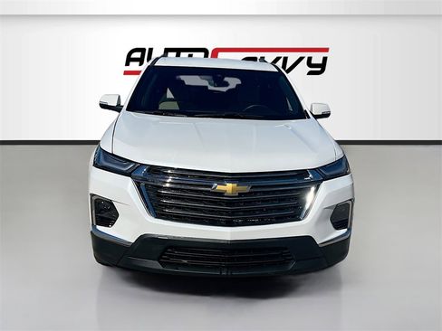 Used 2023 Chevrolet Traverse Premier image 2